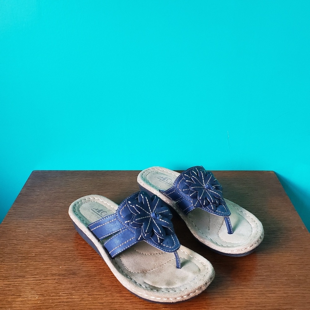Cliffs By White Mountain Sandels Size 6.5 M